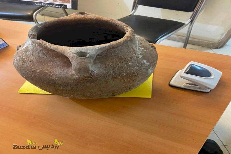 Bronze Age pottery jar discovered, seized in Alborz_thumbnail