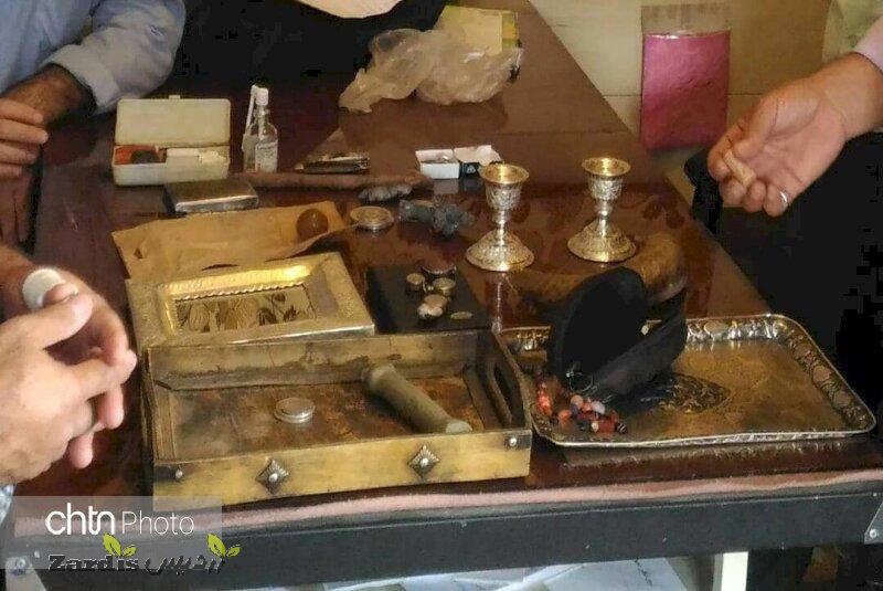 Iranian police seize relics from smugglers_thumbnail