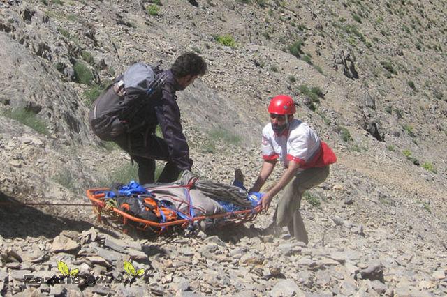 نجات فرد گیر افتاده در ارتفاعات کوه «رنو» ایوان_thumbnail
