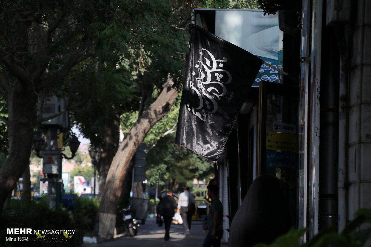 نصب پرچم های عزاداری نسل حسینی در تبریز_thumbnail