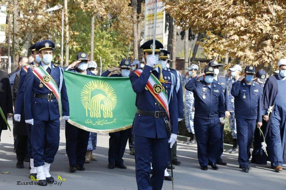 پرچم آستان قدس رضوی به دانشگاه شهید ستاری اهدا شد_thumbnail