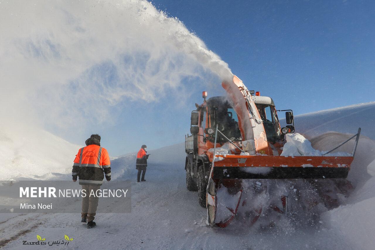 Road crews working to clear snow from routes in SWIran_thumbnail