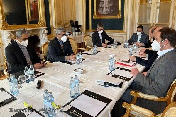 Negotiating delegations of Iran, EU hold talks inVienna_thumbnail