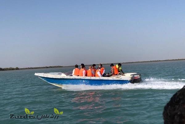 برخورد ۲ دستگاه قایق گردشگری در خرمشهر/ گردشگران نجات یافتند_thumbnail