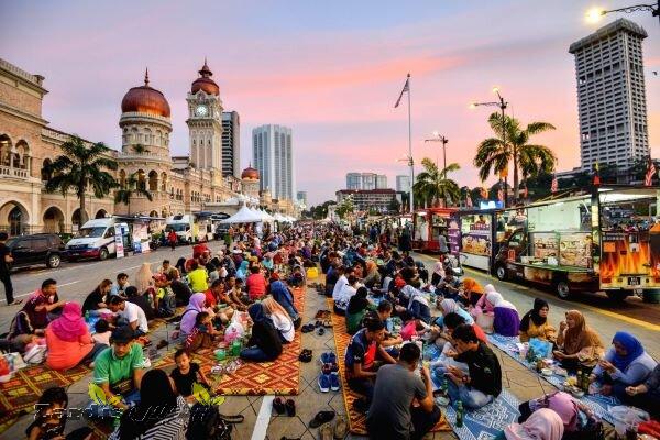 Muslims in Malaysia celebrating Holy Ramadan Joyfully_thumbnail
