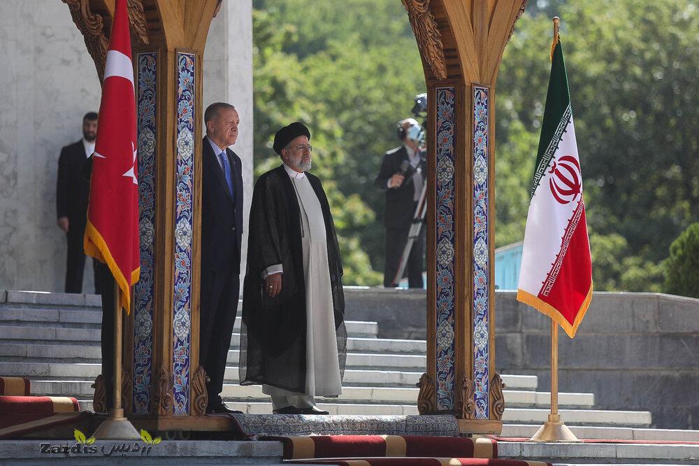 Turkish President welcomed by Iranian counterpart in Tehran_thumbnail