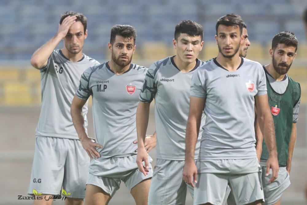 برد یحیی گل محمدی در بازی درون تیمی با بازیکنان پرسپولیس
