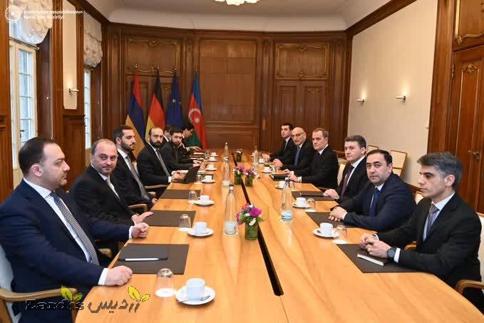 Azerbaijani, Armenian FMs meet in Berlin for peace talks_thumbnail