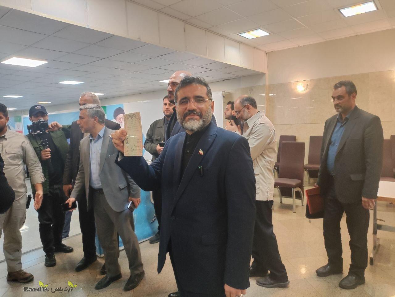 Culture min. Esmaili joins Iran’s presidential election race_thumbnail