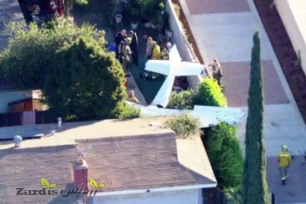 Small plane crashes in US Los Angeles_thumbnail