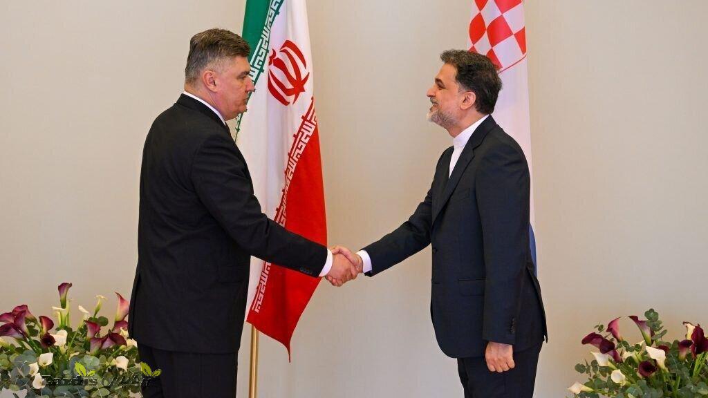 Iran’s new ambassador presents credentials to CroatianPres._thumbnail