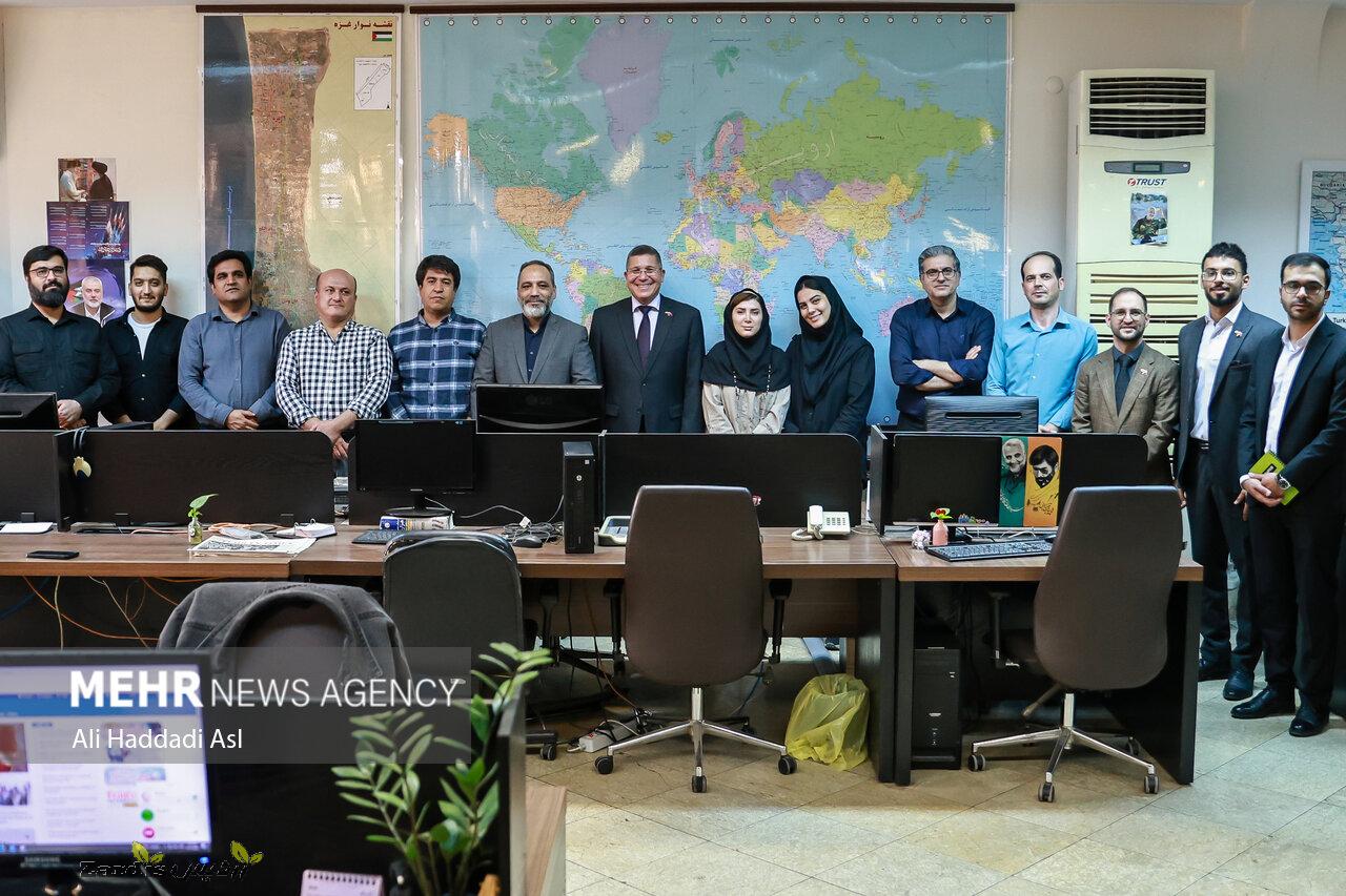 Venezuelan ambassador tours Mehr Media Group in
Tehran_thumbnail