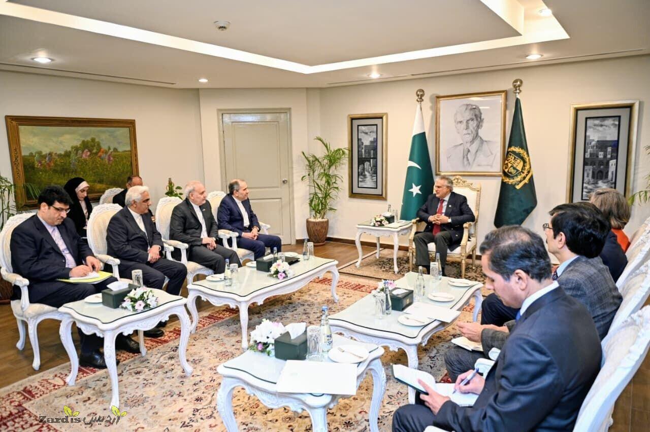 Iran, Pakistan diplomats mull over strengthening
ties_thumbnail