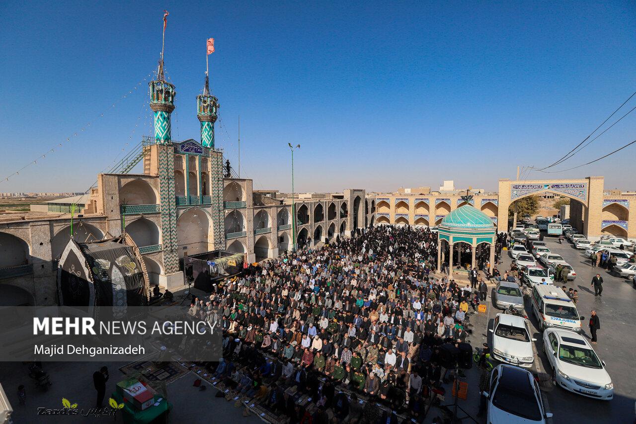 اقامه نماز طلب باران در محمدآباد یزد_thumbnail