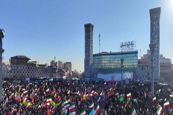 Tehraners mark anniversary of Dey-۹ at Imam Hossein
Square_thumbnail