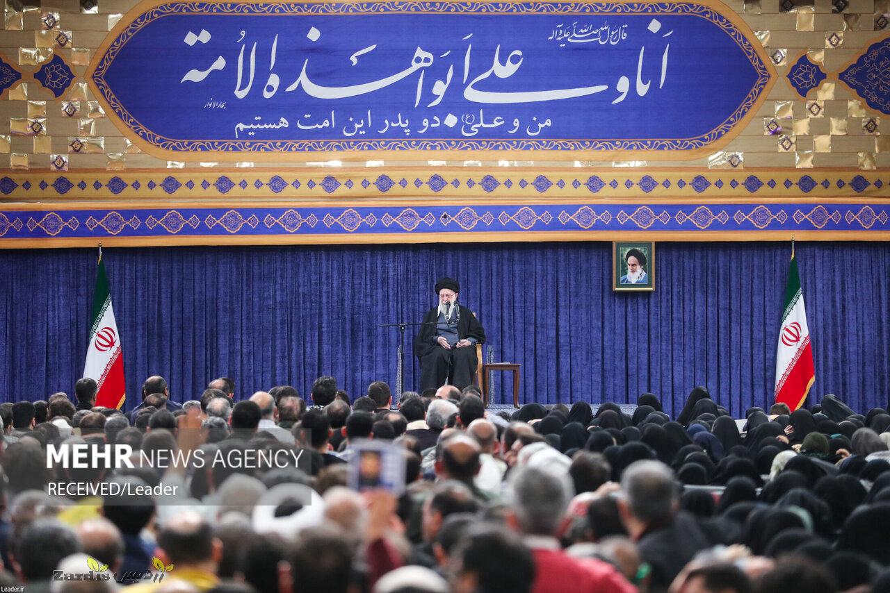 Leader receives families of martyrs of ۱۲-day Israeli
war_thumbnail