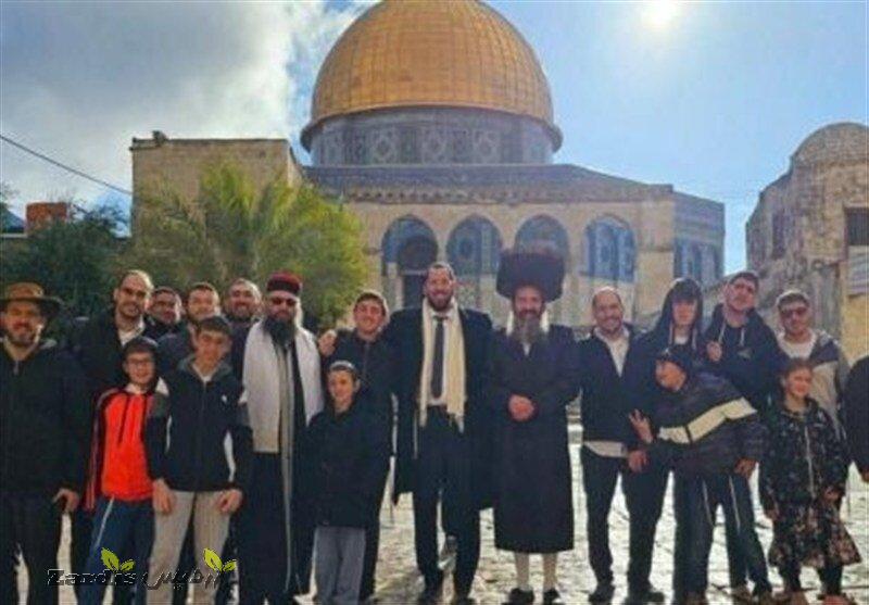 Settlers storm Al-Aqsa Mosque compound in occupied
Quds_thumbnail