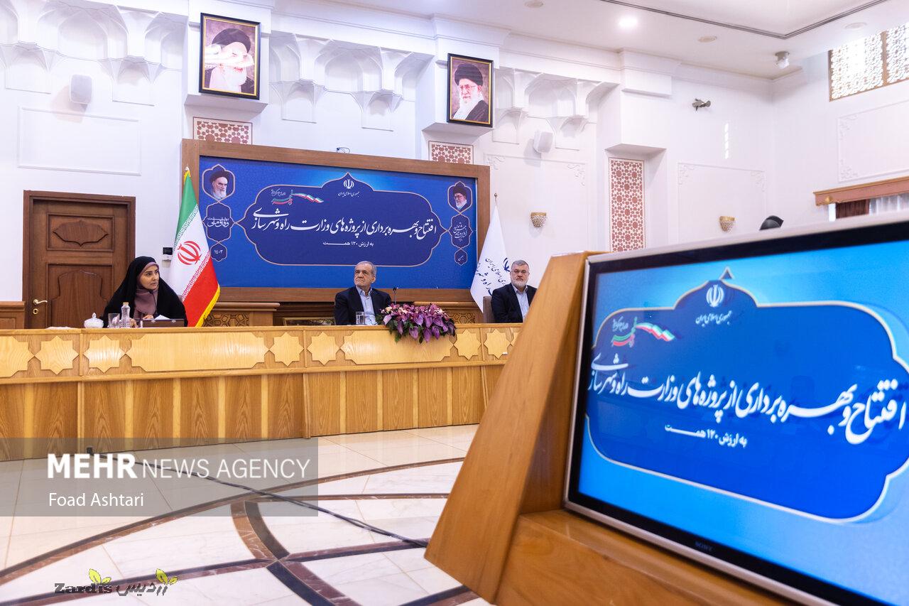 صادق: حجم عملیات باری بنادر کشور از ۲۲۰ میلیون تن عبور کرده
است_thumbnail